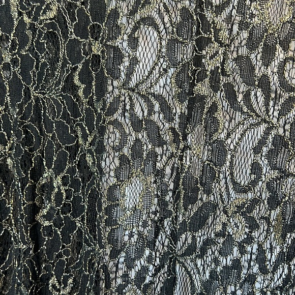 Forever 21 Medium Black/Gold Lacy Kimono - Picture 3 of 11